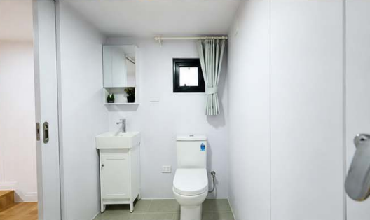 Florida bathroom